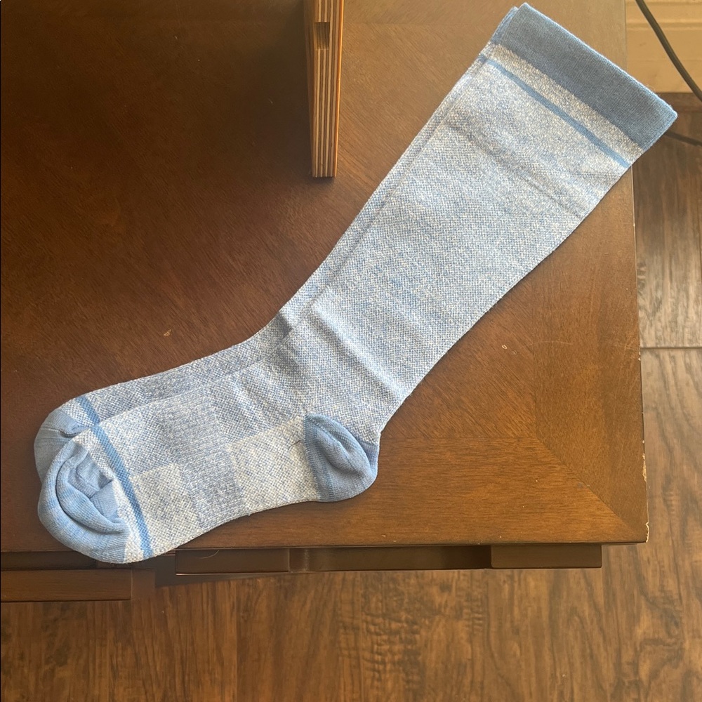2 pair NWOT Compression Socks- great for travel! Unworn